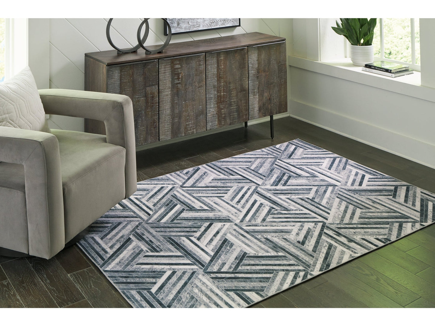 Adalock Gray/Cream 5' x 7' Rug