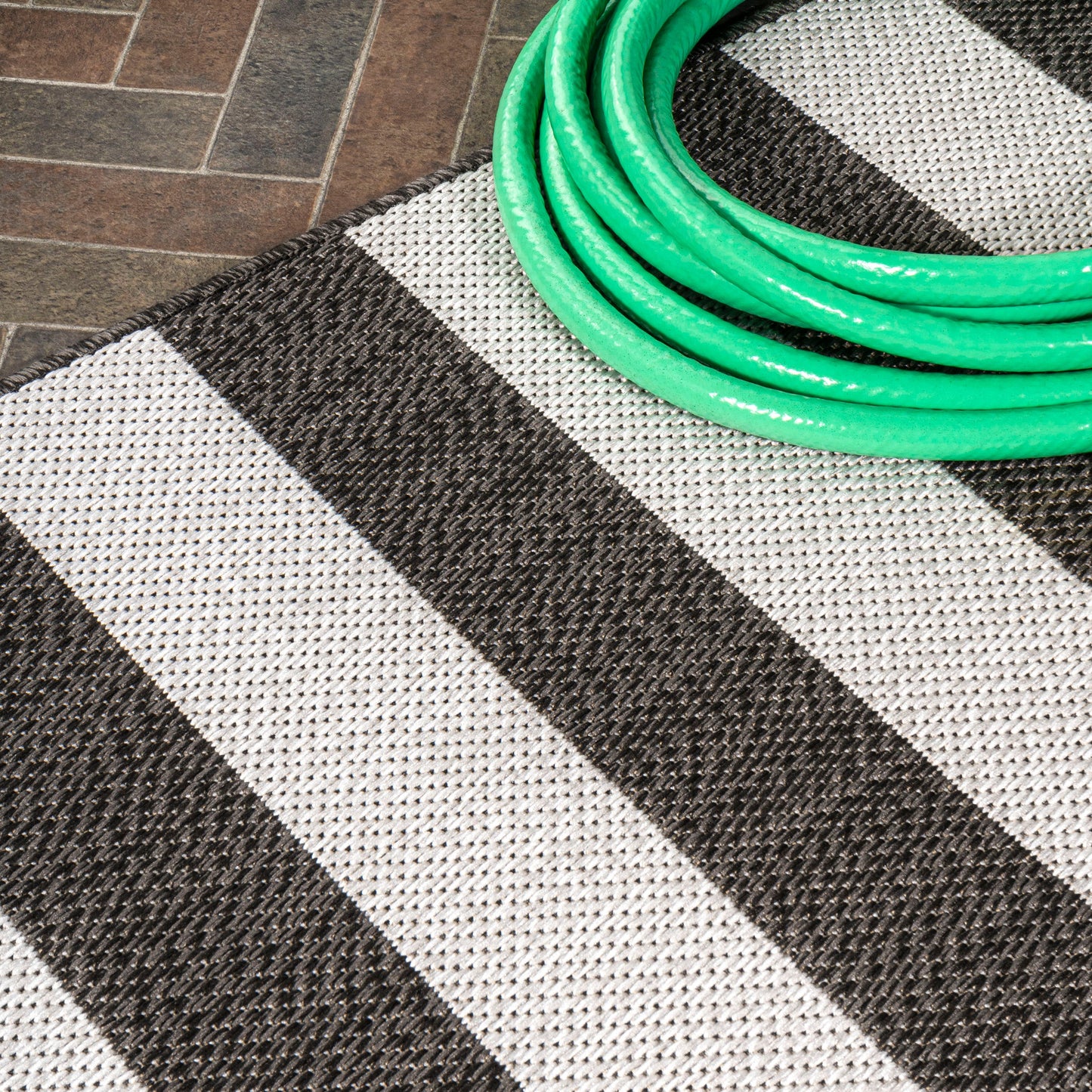 Two-Tone Wide Stripe Indoor/Outdoor Area Rug (5 Colors, 5 Sizes)