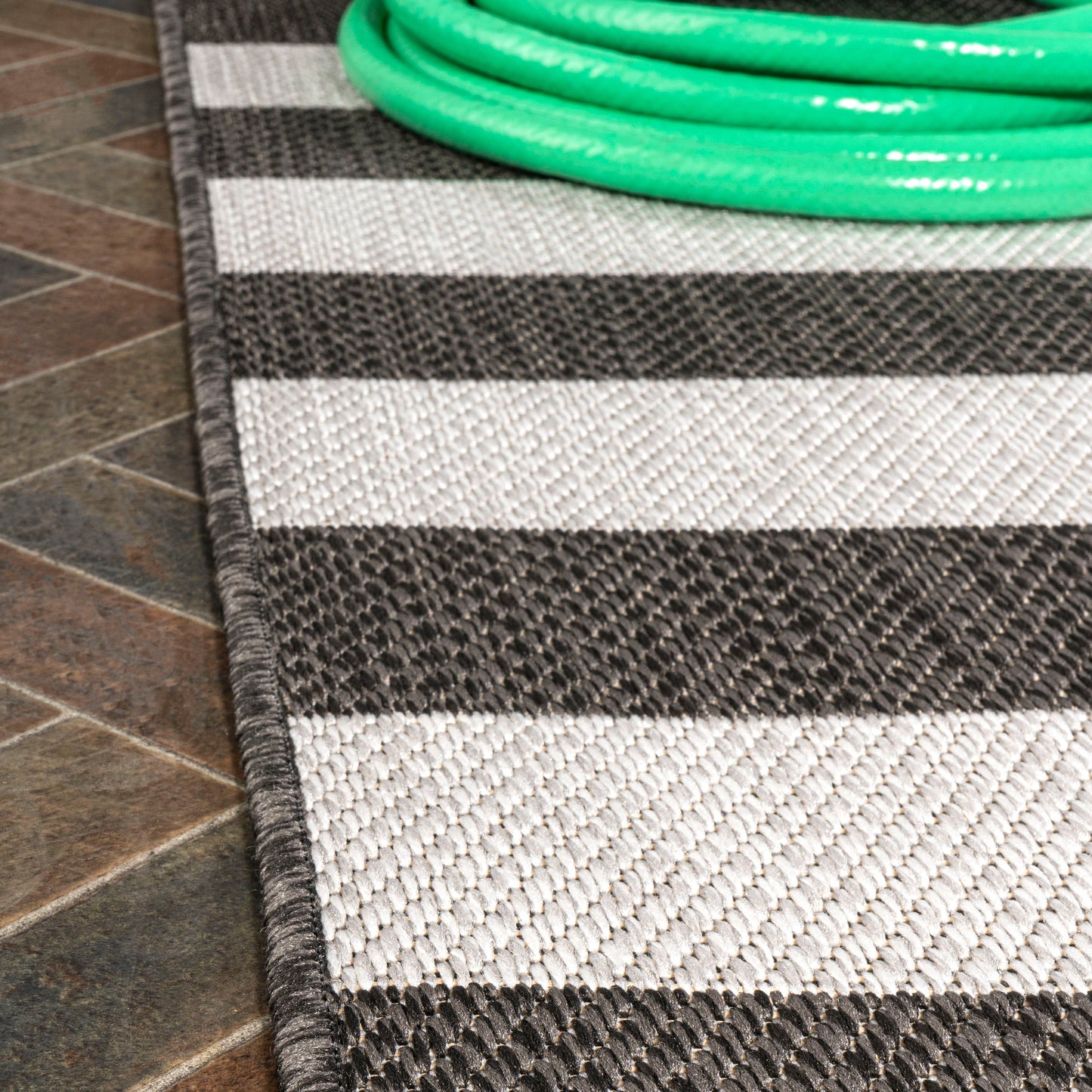 Two-Tone Wide Stripe Indoor/Outdoor Area Rug (5 Colors, 5 Sizes)
