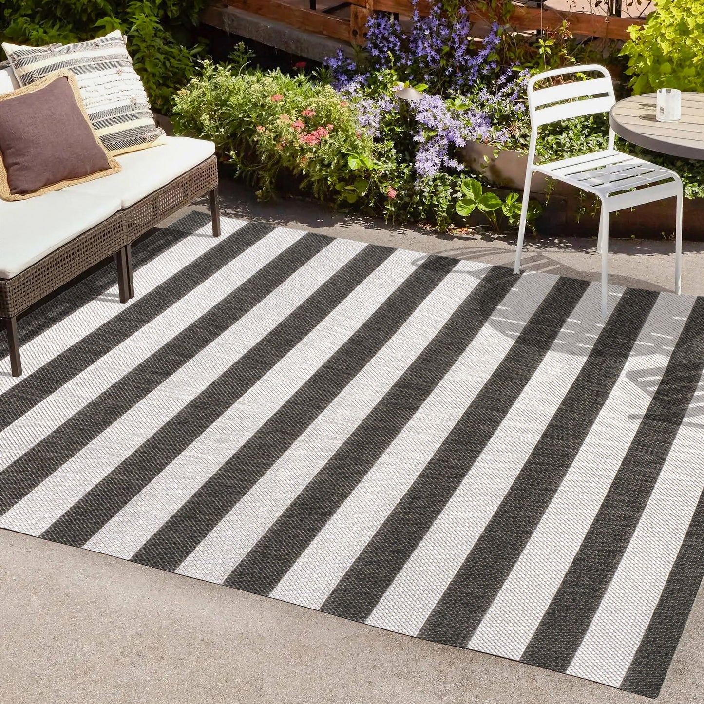 Two-Tone Wide Stripe Indoor/Outdoor Area Rug (5 Colors, 5 Sizes)