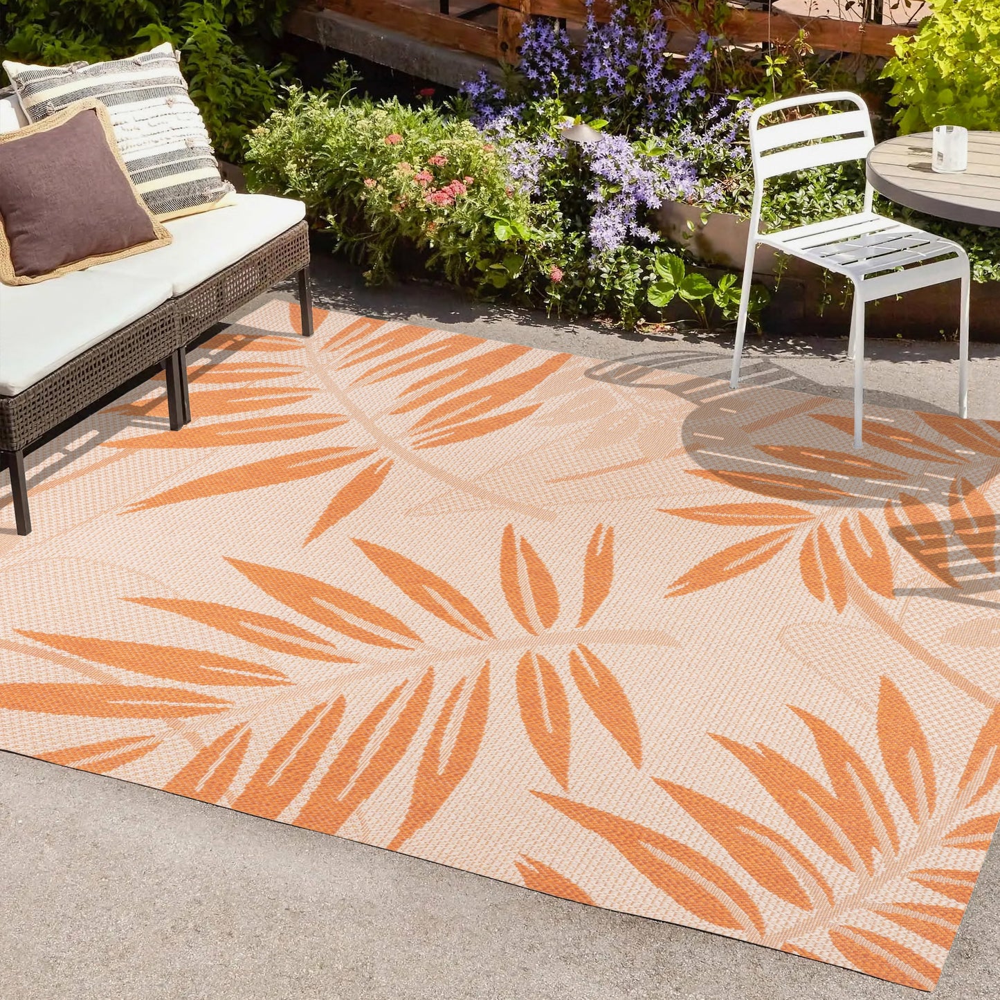 Tropical Palm Leaf Indoor/Outdoor Area Rug (2 Colors, 5 Sizes)