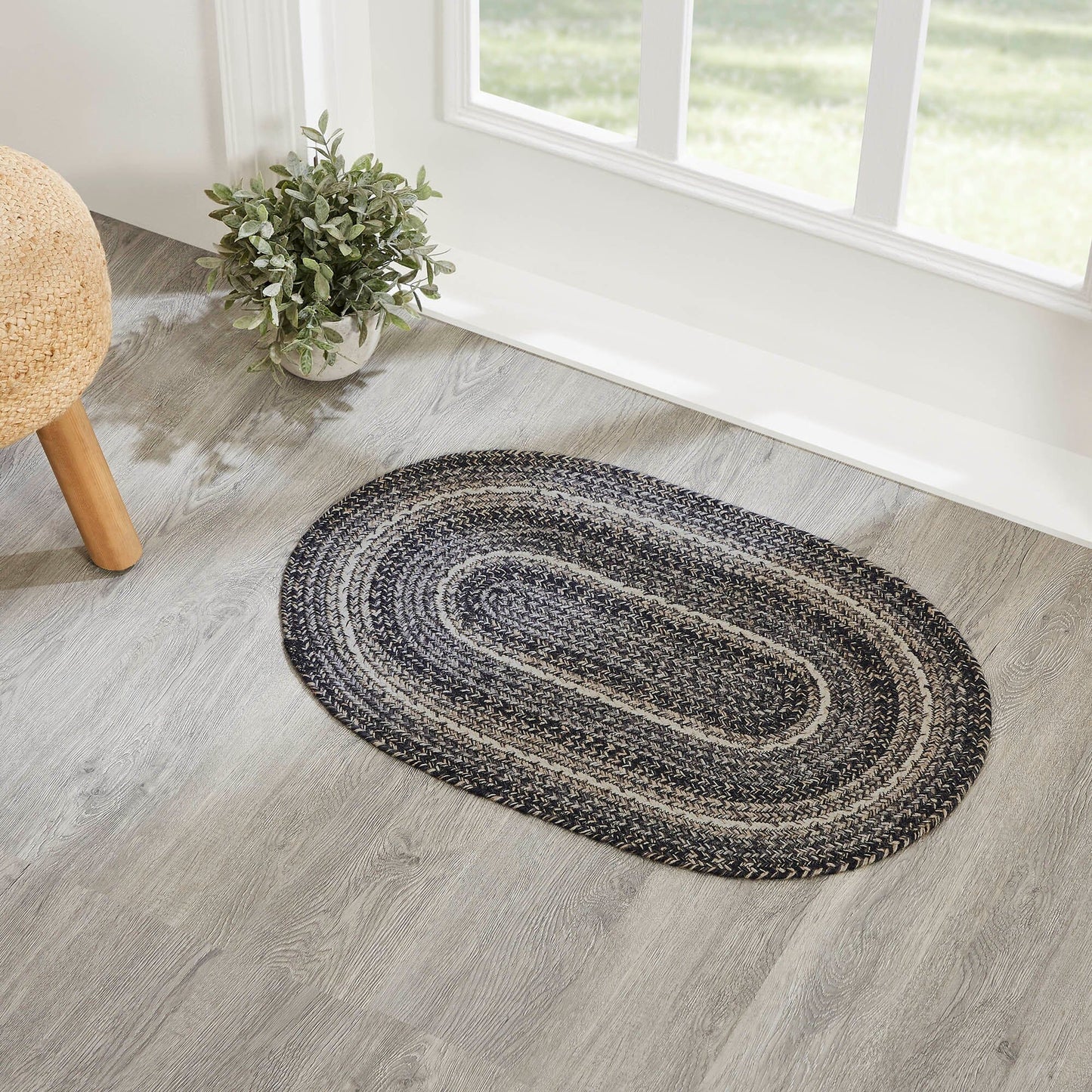Sawyer Mill Black Oval Braided Rug 20x30" - with Pad