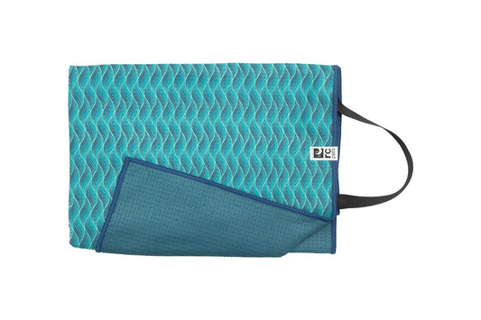 RC Pets Tag Along Towel Waves