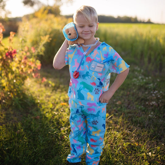 VETERINARIAN SCRUBS WITH ACCESSORIES