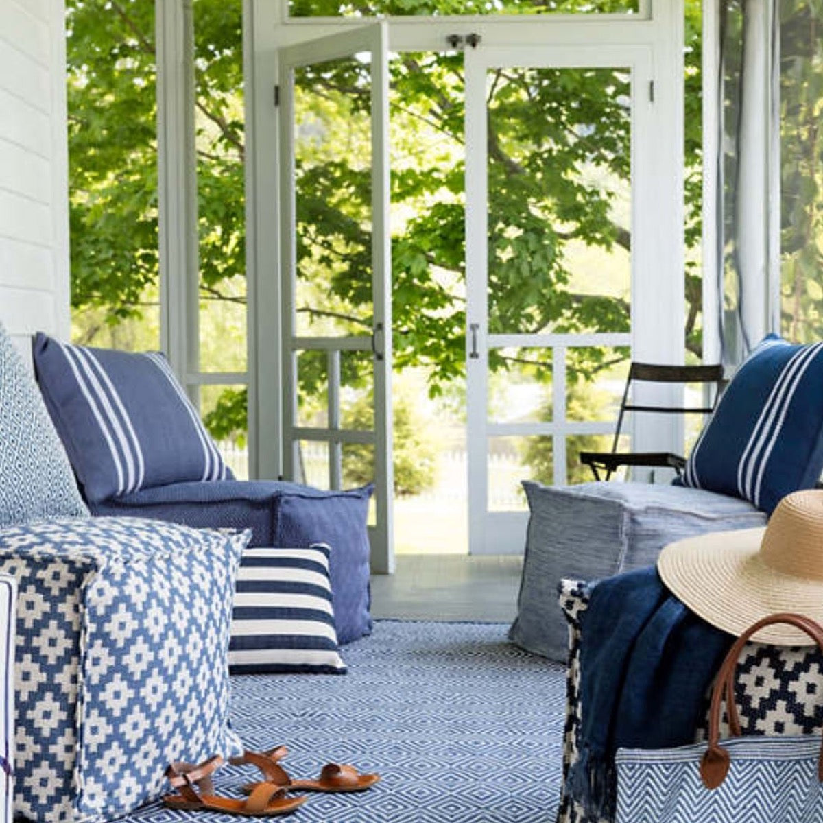 Diamond Denim/White Indoor/Outdoor Rug