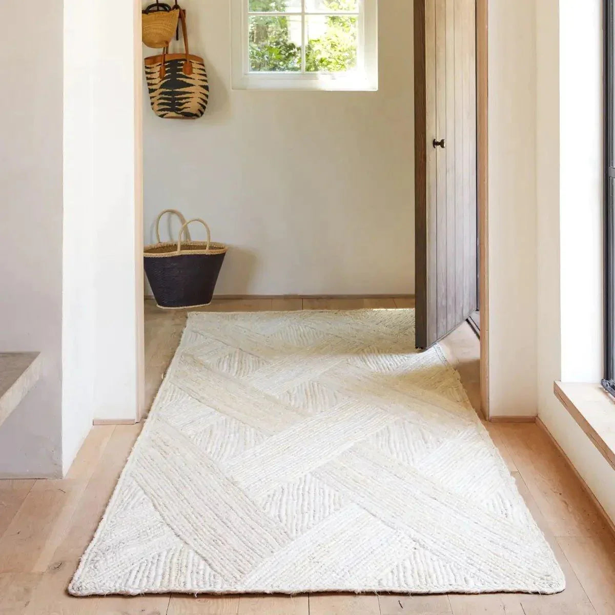 Vero Area Rug in Bleached White